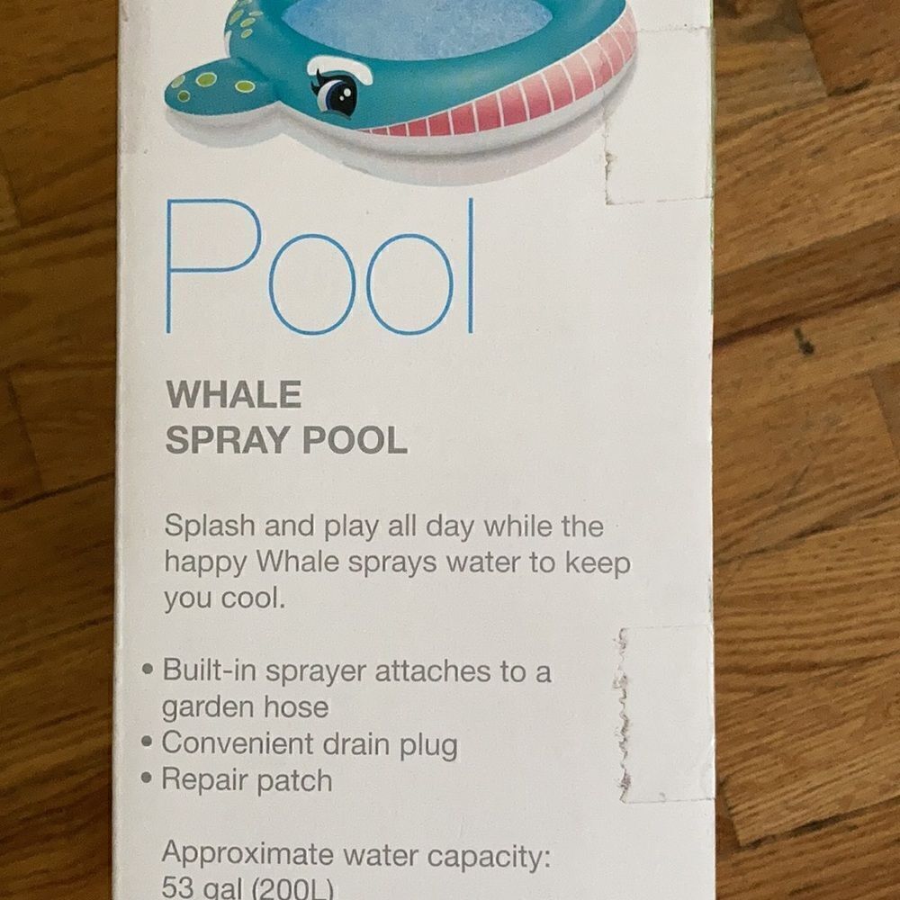 Whale Spraying Pool  - Picture 4 of 4